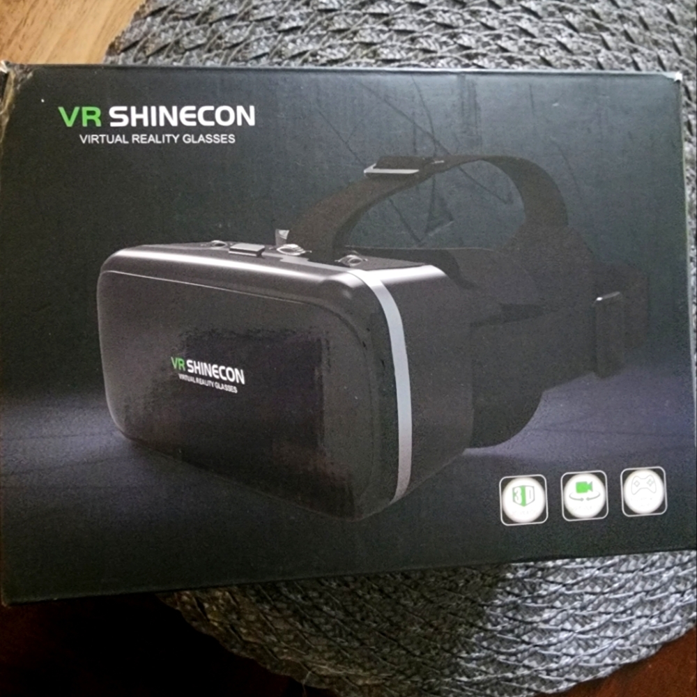 Black Virtual Reality Headset